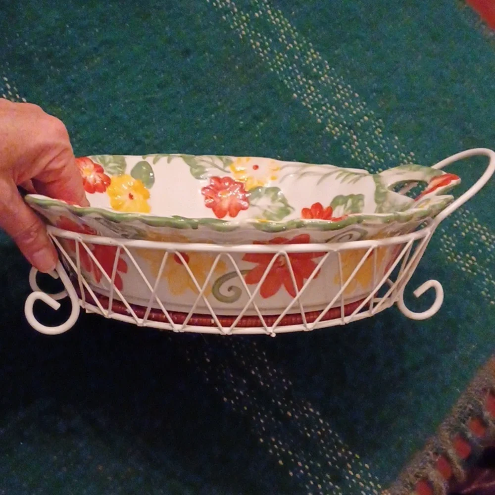 Vintage Temptations by Tara Presentable Ovenware with trivet and stand - Picture 7 of 9